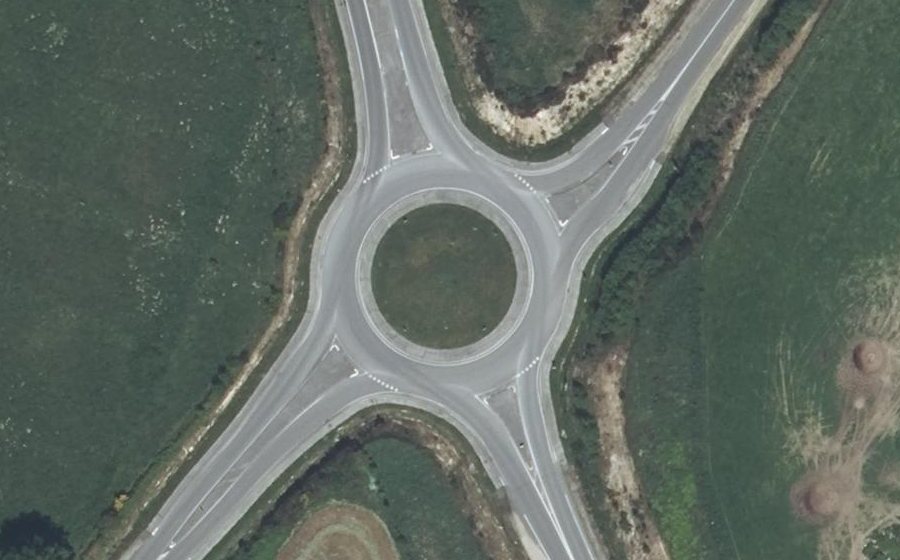 Vue aérienne du Rond-point anonyme n°653347981