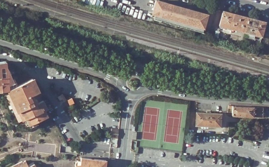 Vue aérienne du Rond-point anonyme n°653577952