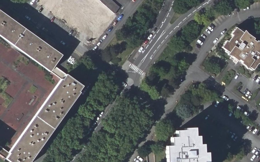 Vue aérienne du Rond-point anonyme n°655061554