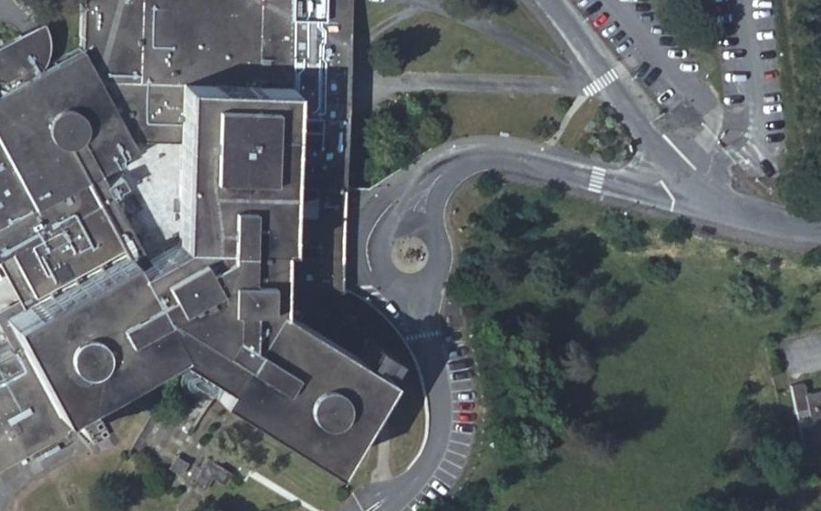 Vue aérienne du Rond-point anonyme n°655139098