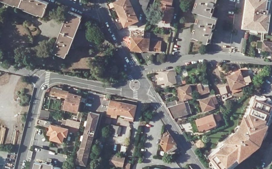 Vue aérienne du Rond-point anonyme n°655243437