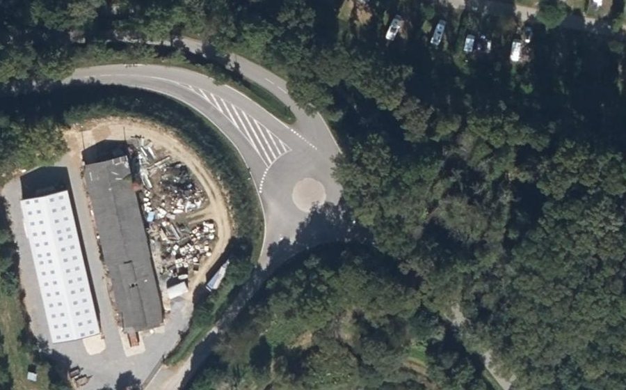 Vue aérienne du Rond-point anonyme n°655314056