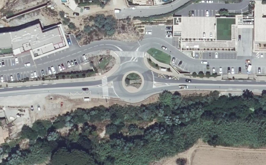 Vue aérienne du Rond-point anonyme n°655697159