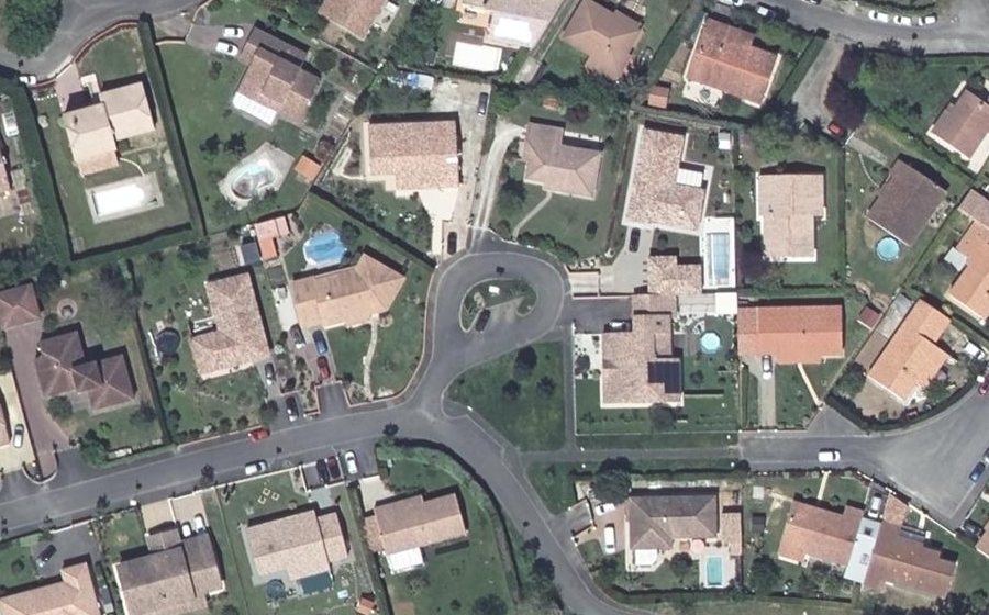 Vue aérienne du Rond-point anonyme n°655872949