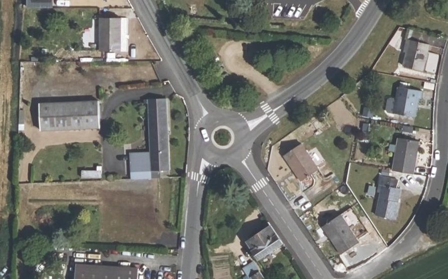 Vue aérienne du Rond-point anonyme n°656424837