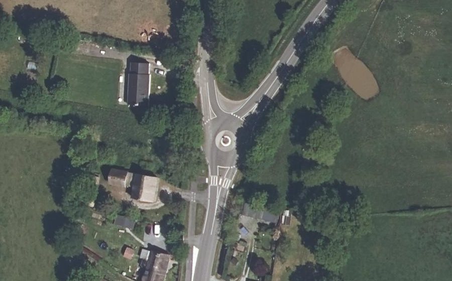 Vue aérienne du Rond-point anonyme n°656452075