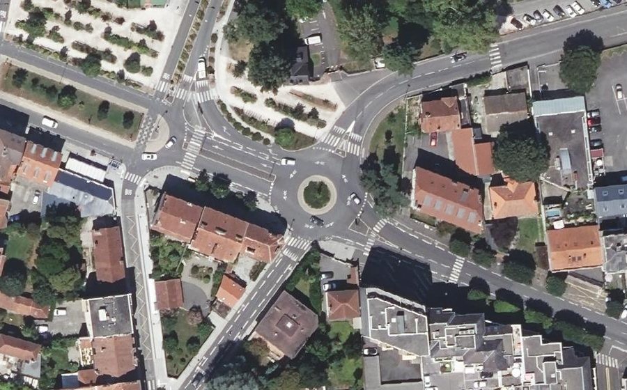 Vue aérienne du Rond-point anonyme n°656551056