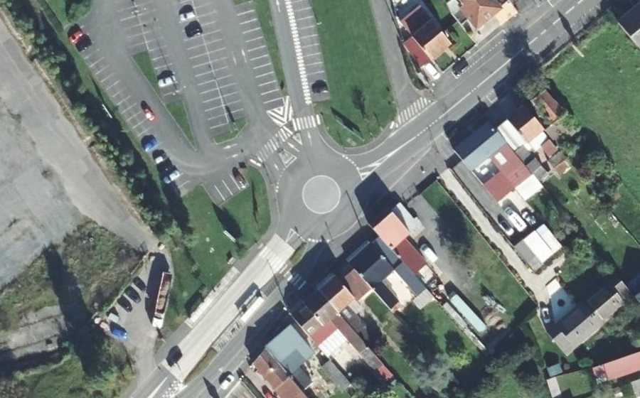 Vue aérienne du Rond-point anonyme n°656700062