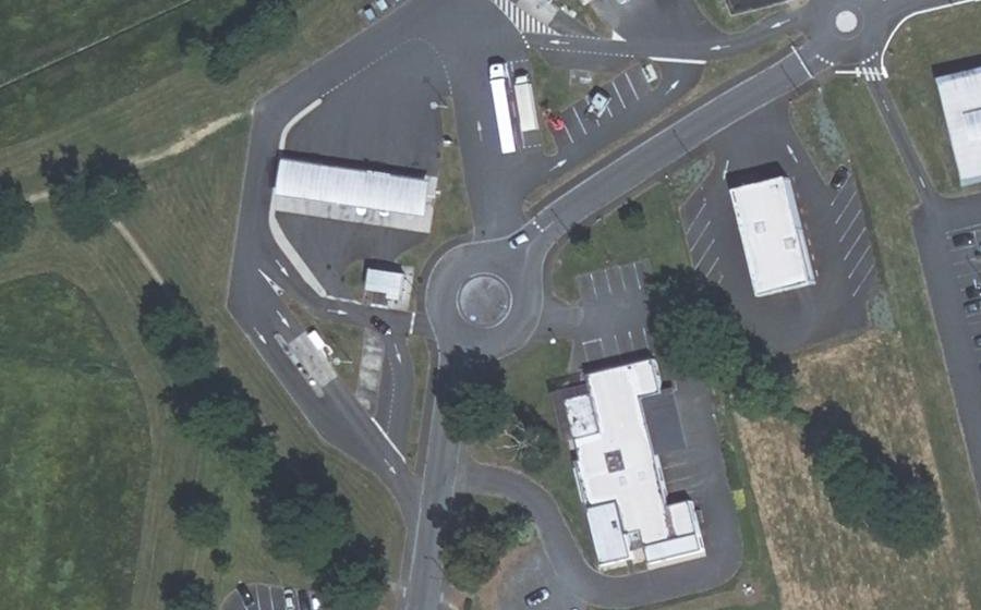 Vue aérienne du Rond-point anonyme n°65692934