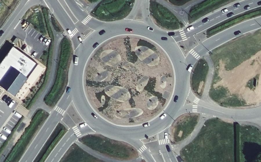 Vue aérienne du Rond-point anonyme n°657072075