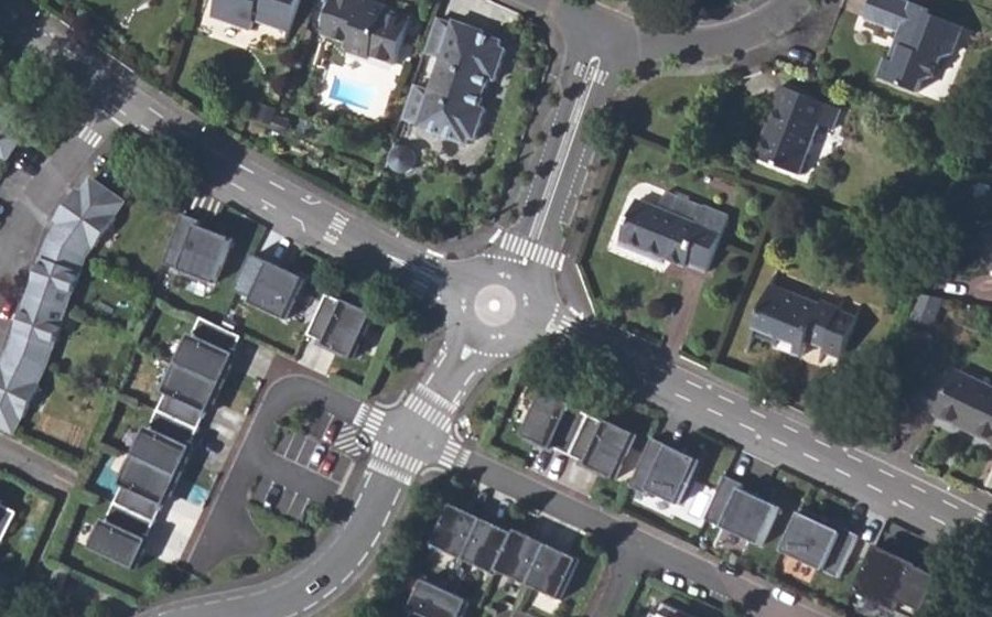 Vue aérienne du Rond-point anonyme n°657205000