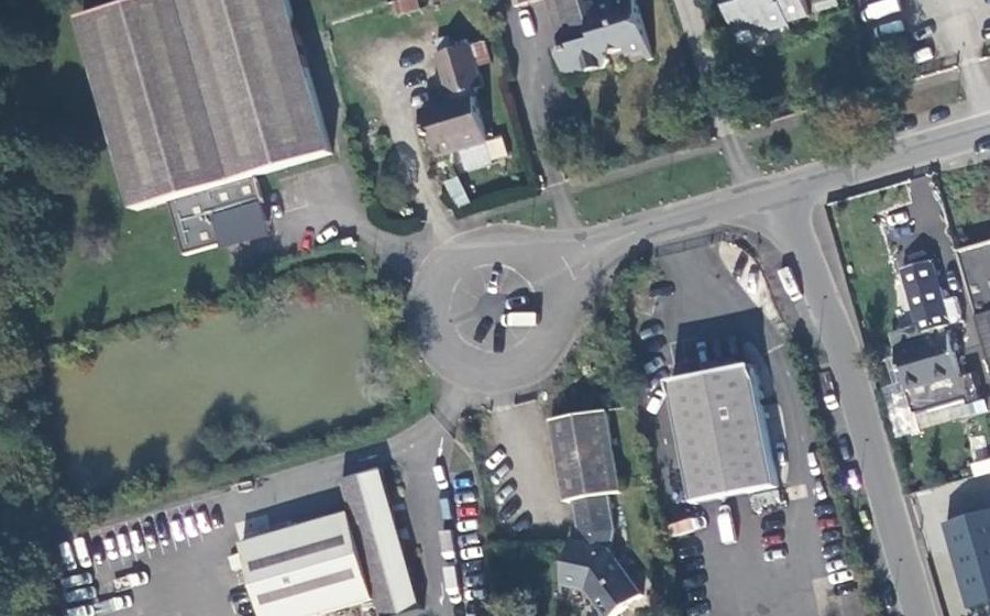 Vue aérienne du Rond-point anonyme n°65729203