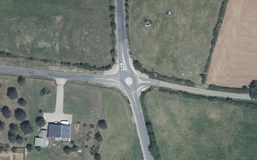 Vue aérienne du Rond-point anonyme n°657556591
