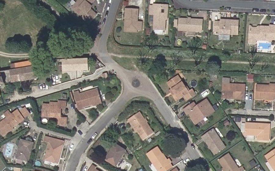 Vue aérienne du Rond-point anonyme n°65757372