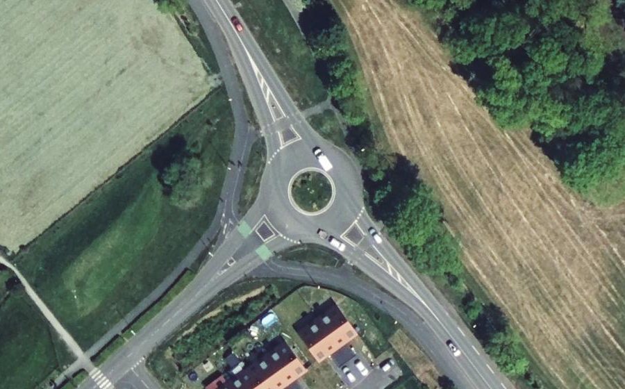 Vue aérienne du Rond-point anonyme n°657673495