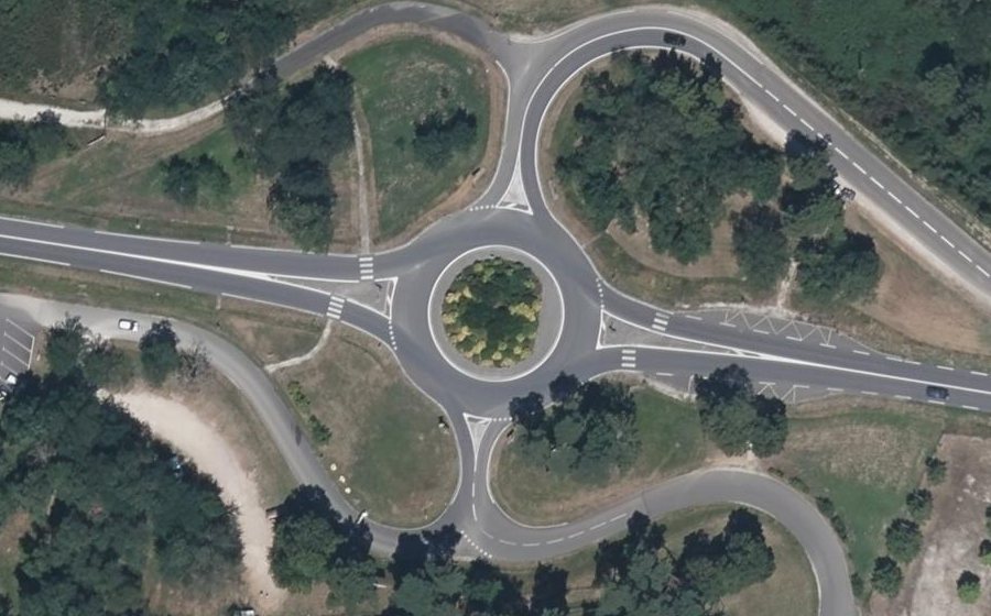 Vue aérienne du Rond-point anonyme n°658221030