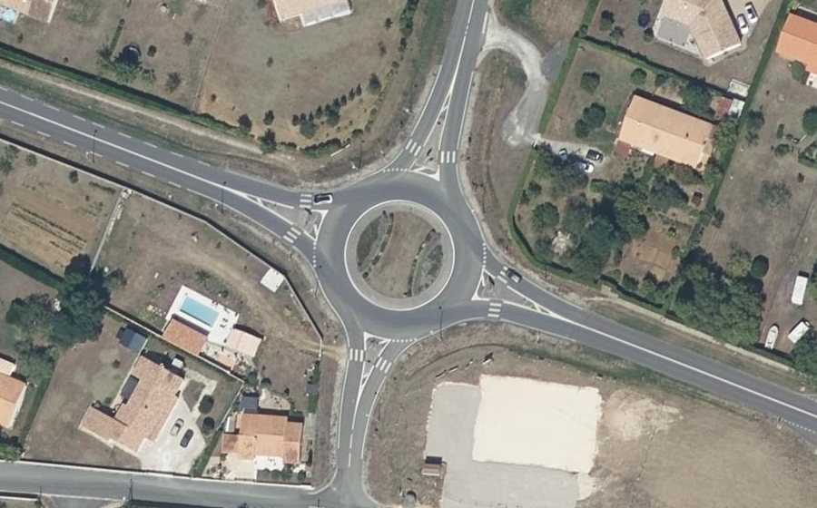 Vue aérienne du Rond-point anonyme n°658221035