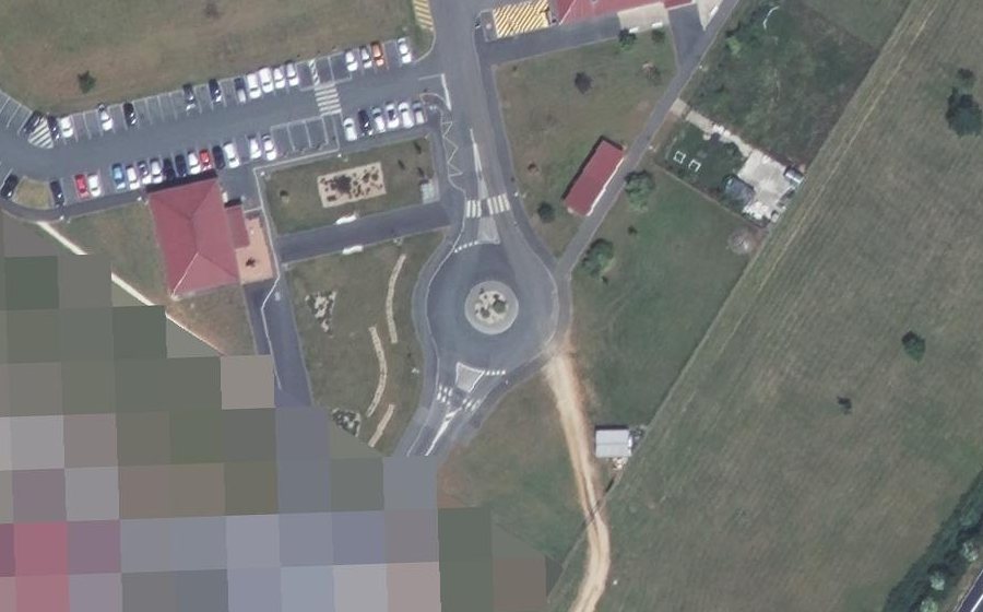 Vue aérienne du Rond-point anonyme n°658396907