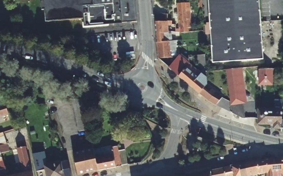 Vue aérienne du Rond-point anonyme n°658516845