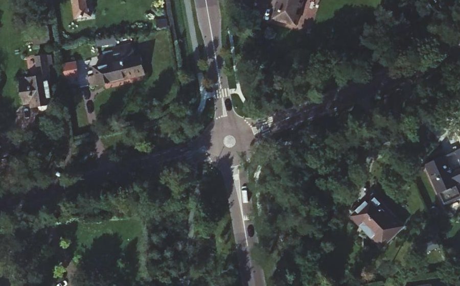 Vue aérienne du Rond-point anonyme n°658725907