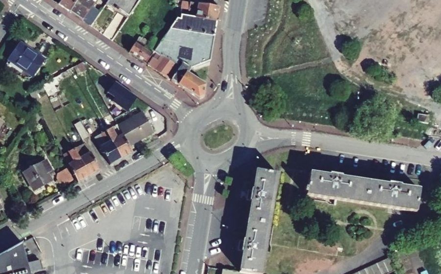 Vue aérienne du Rond-point anonyme n°658742808