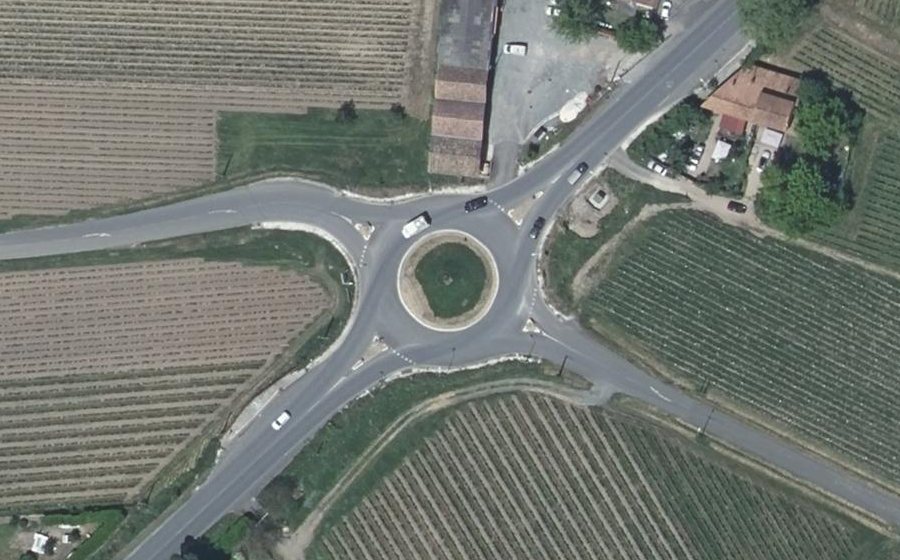 Vue aérienne du Rond-point anonyme n°659118820