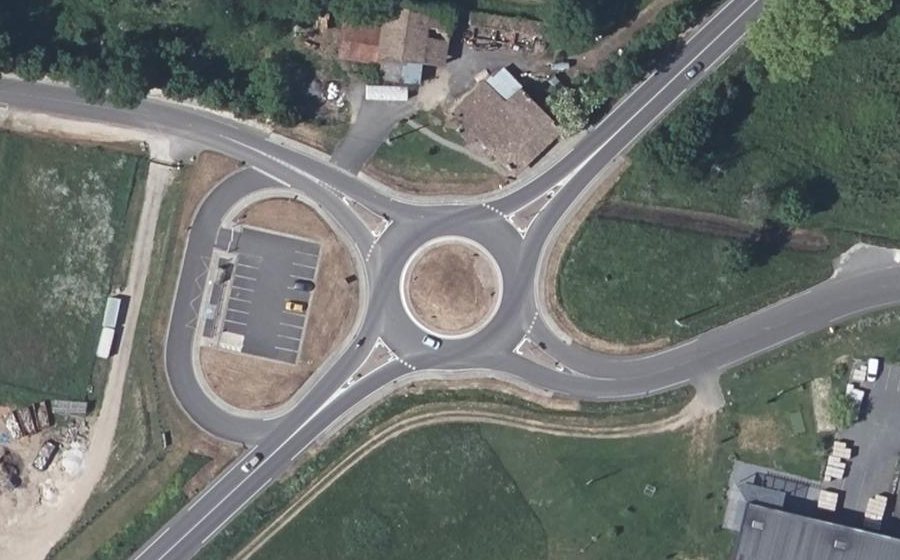 Vue aérienne du Rond-point anonyme n°659120690