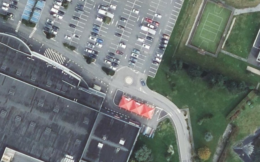 Vue aérienne du Rond-point anonyme n°660011930