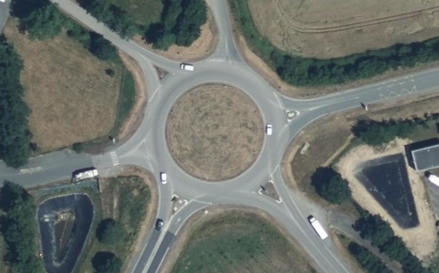 Vue aérienne du Rond-point anonyme n°66037904