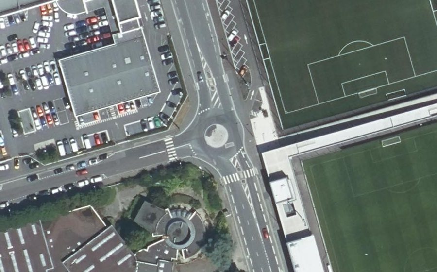 Vue aérienne du Rond-point anonyme n°660532720