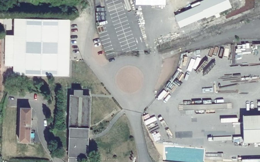 Vue aérienne du Rond-point anonyme n°660533365