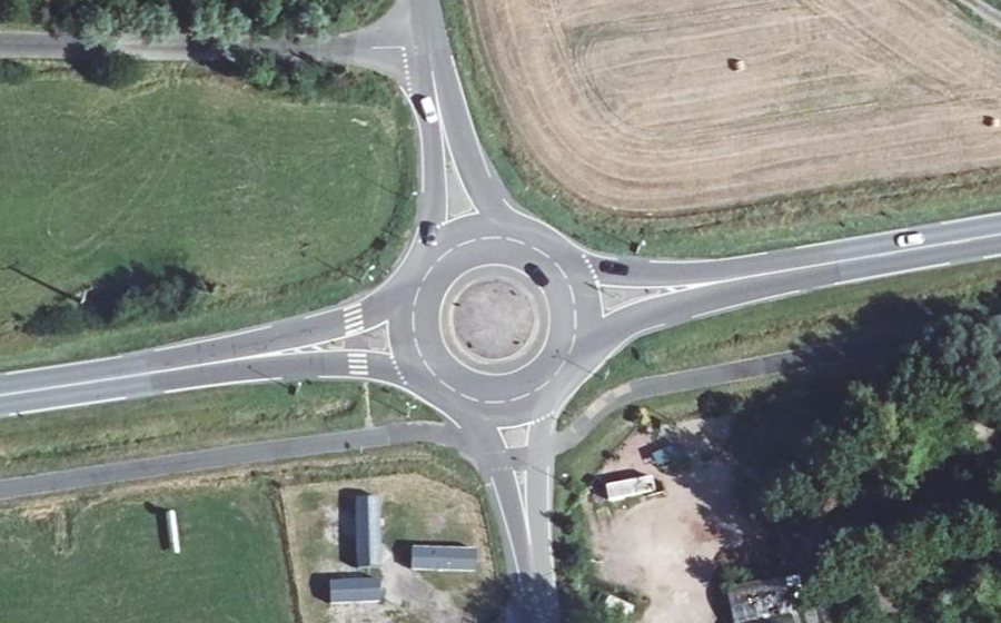 Vue aérienne du Rond-point anonyme n°660557862