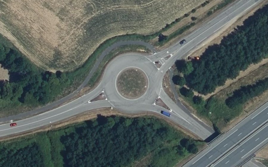 Vue aérienne du Rond-point anonyme n°66057532