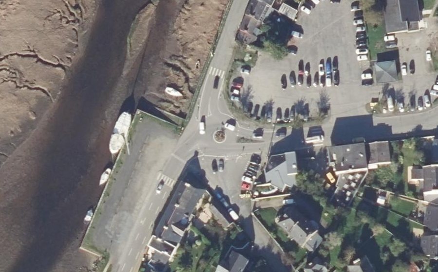 Vue aérienne du Rond-point anonyme n°660647737
