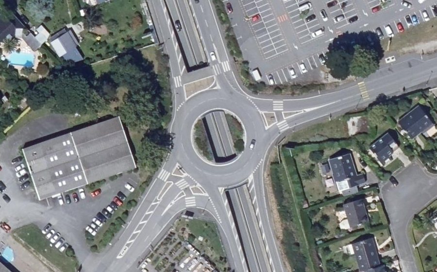 Vue aérienne du Rond-point anonyme n°662657029