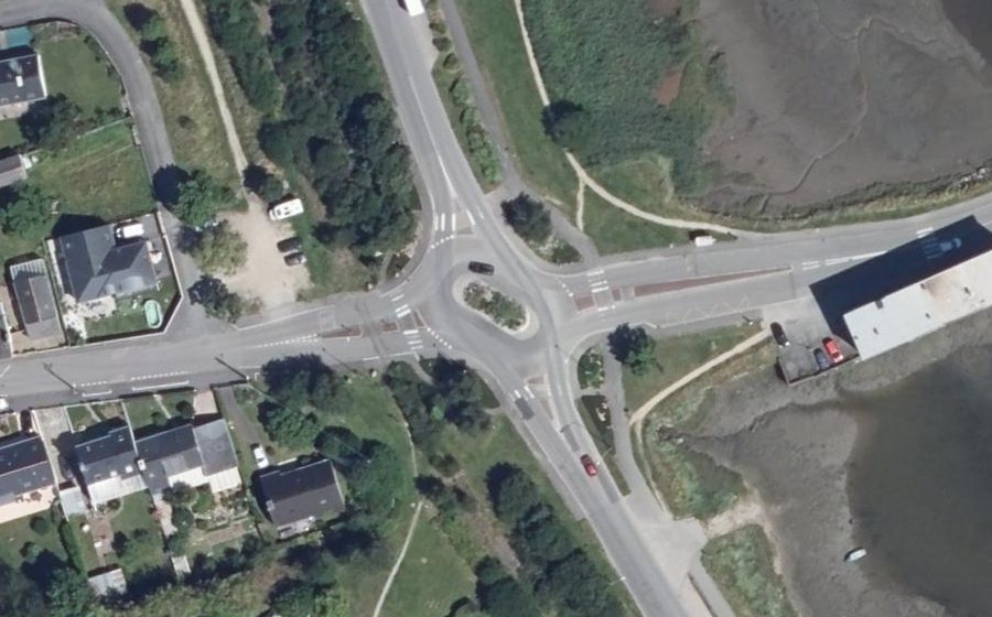 Vue aérienne du Rond-point anonyme n°662724931