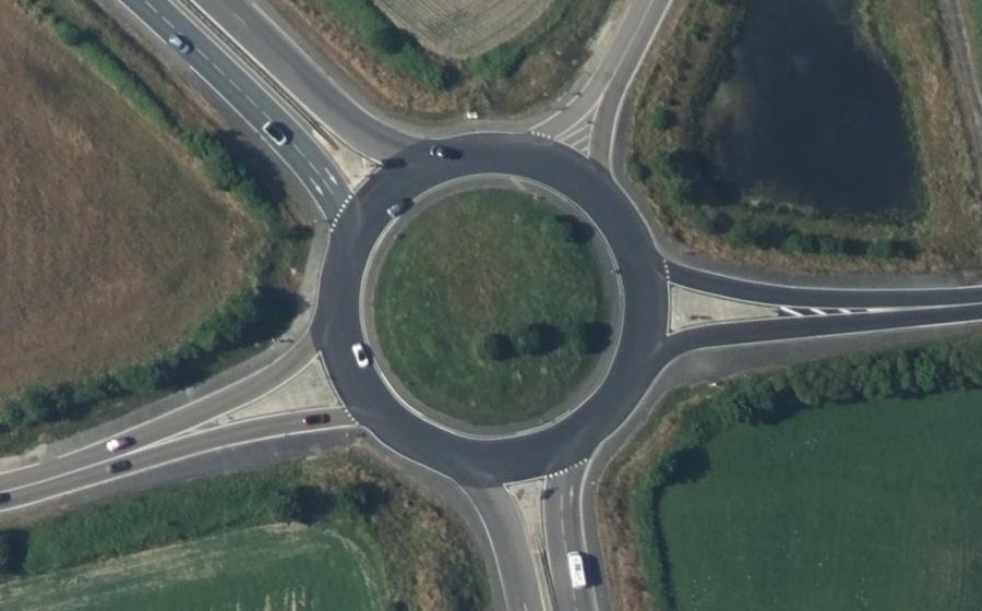 Vue aérienne du Rond-point anonyme n°66314961