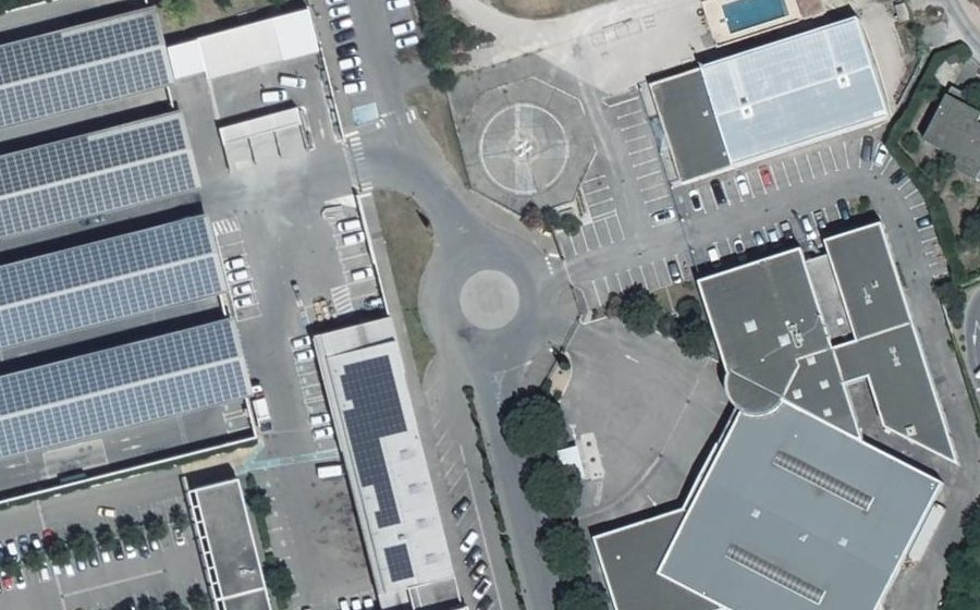 Vue aérienne du Rond-point anonyme n°663187396