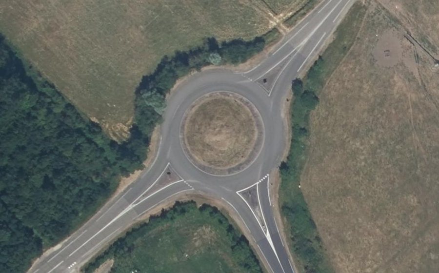 Vue aérienne du Rond-point anonyme n°66370723