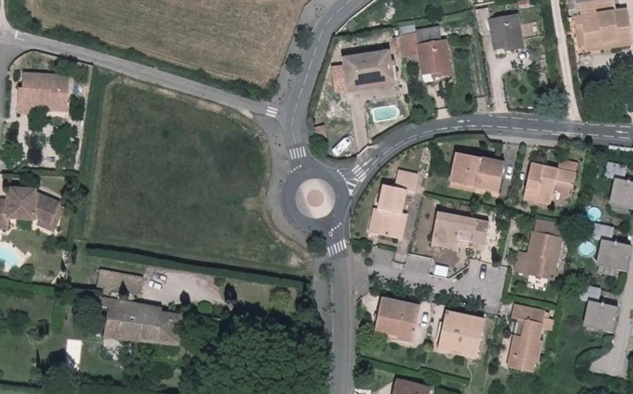 Vue aérienne du Rond-point anonyme n°663764912