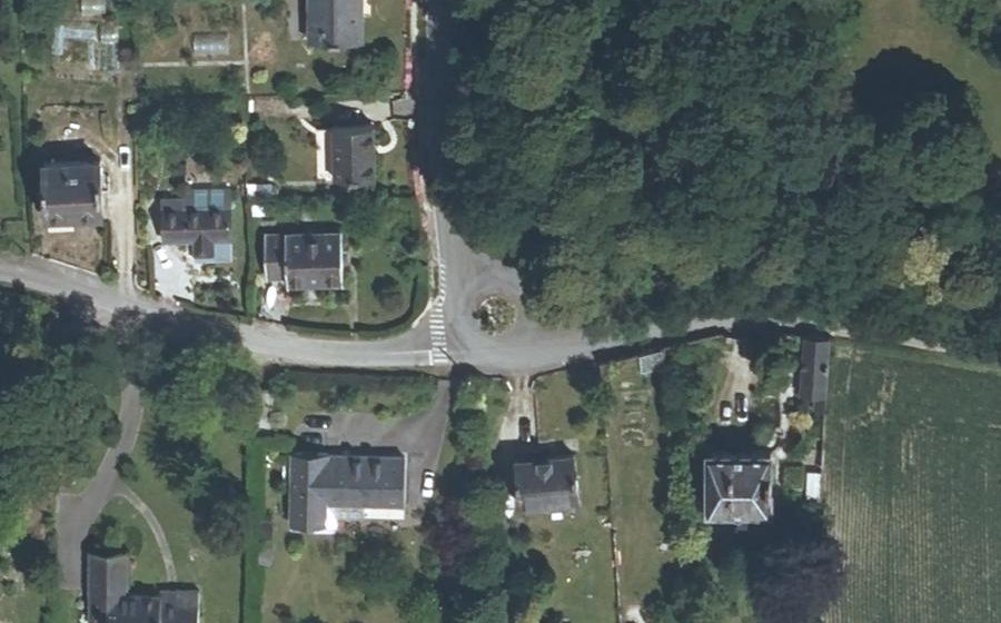 Vue aérienne du Rond-point anonyme n°664452045