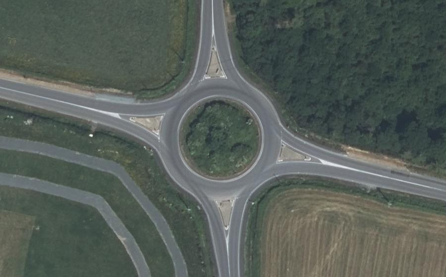 Vue aérienne du Rond-point anonyme n°66608955