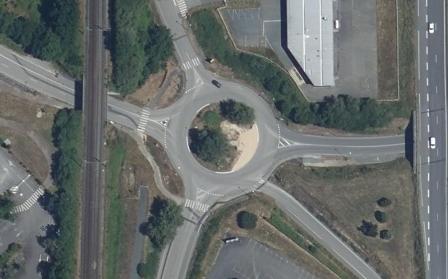 Vue aérienne du Rond-point anonyme n°66640610