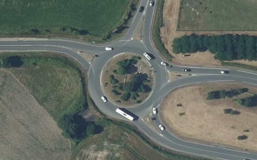Vue aérienne du Rond-point anonyme n°66652390
