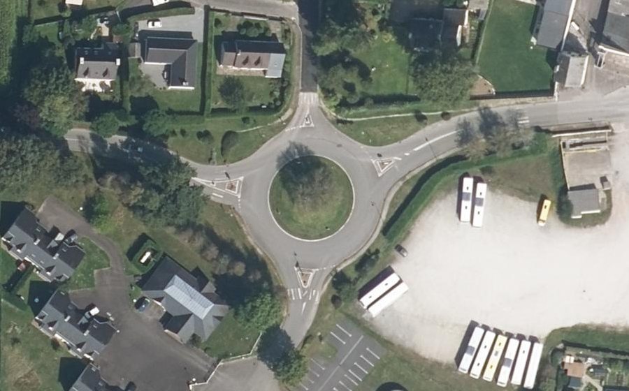 Vue aérienne du Rond-point anonyme n°666767613