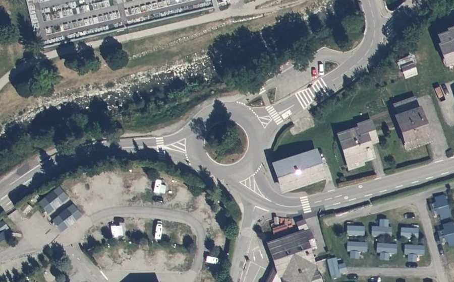 Vue aérienne du Rond-point anonyme n°66686903