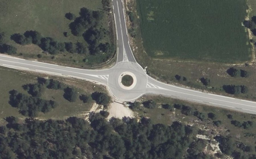 Vue aérienne du Rond-point anonyme n°667500665