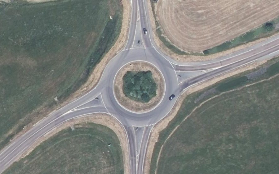 Vue aérienne du Rond-point anonyme n°667535519