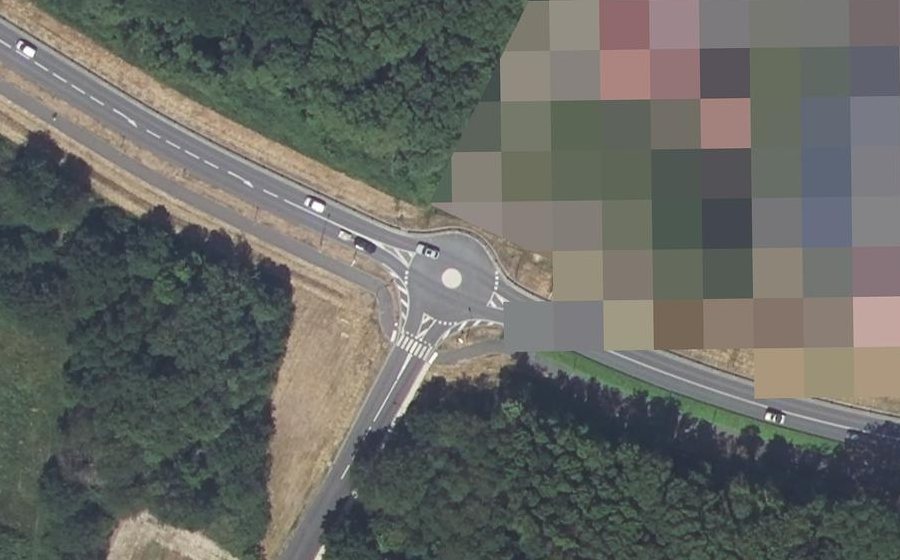 Vue aérienne du Rond-point anonyme n°667675051