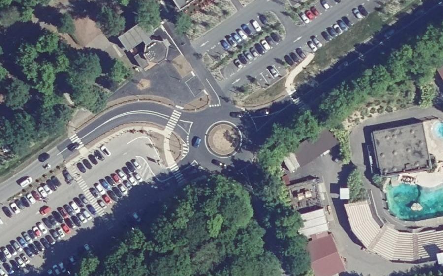Vue aérienne du Rond-point anonyme n°66767749
